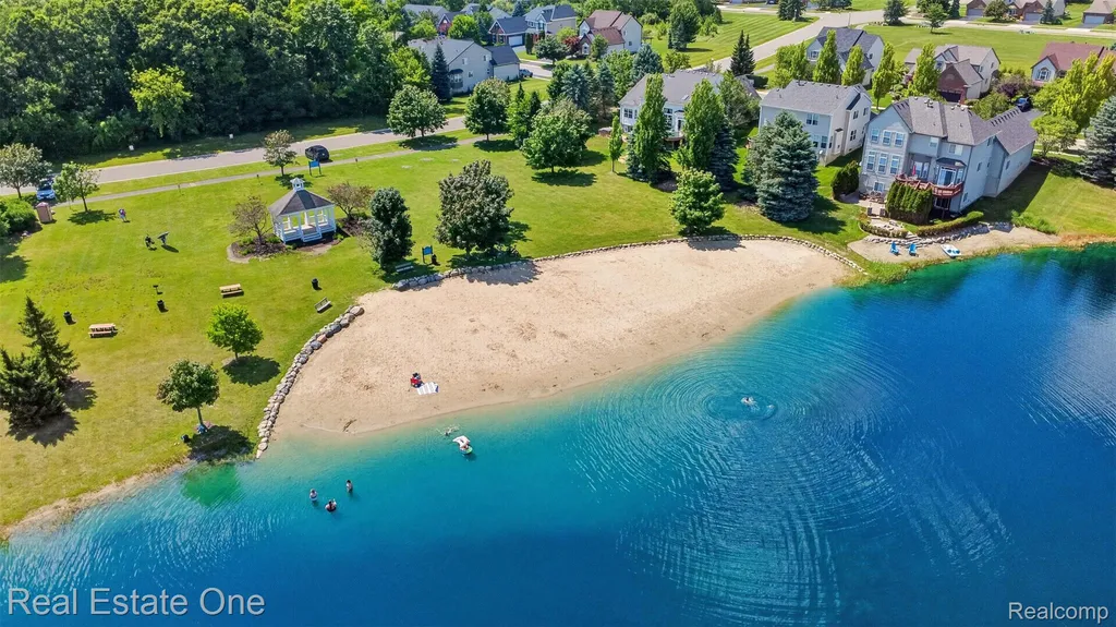 510 Boulder Lake Drive Oxford Charter Township MI 48371