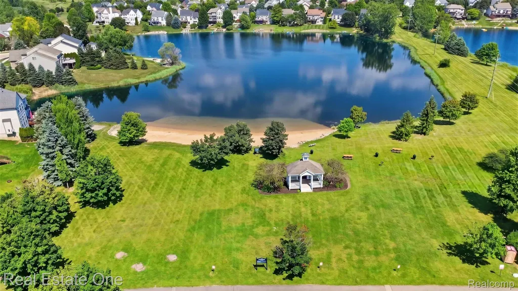 510 Boulder Lake Drive Oxford Charter Township MI 48371