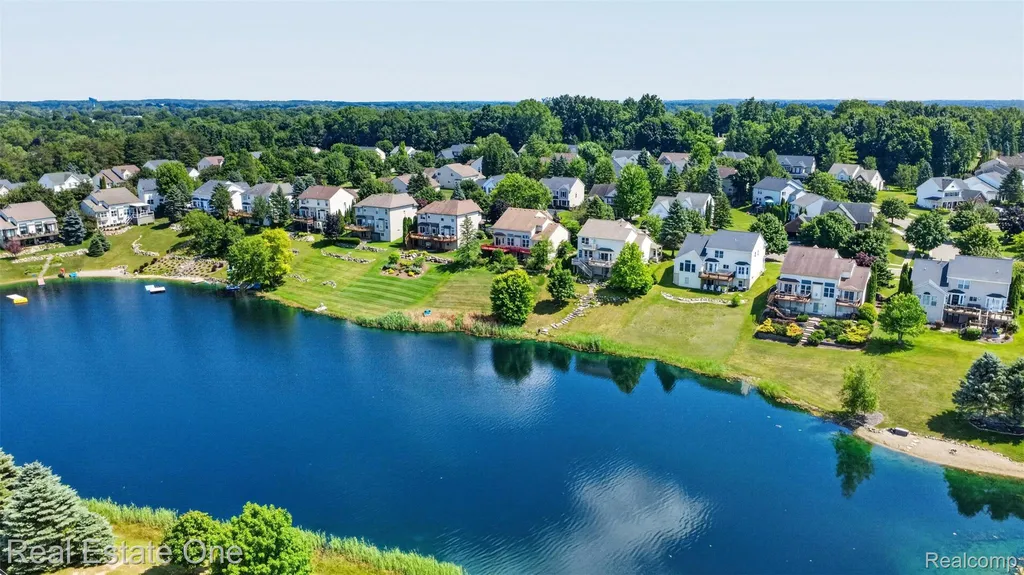 510 Boulder Lake Drive Oxford Charter Township MI 48371