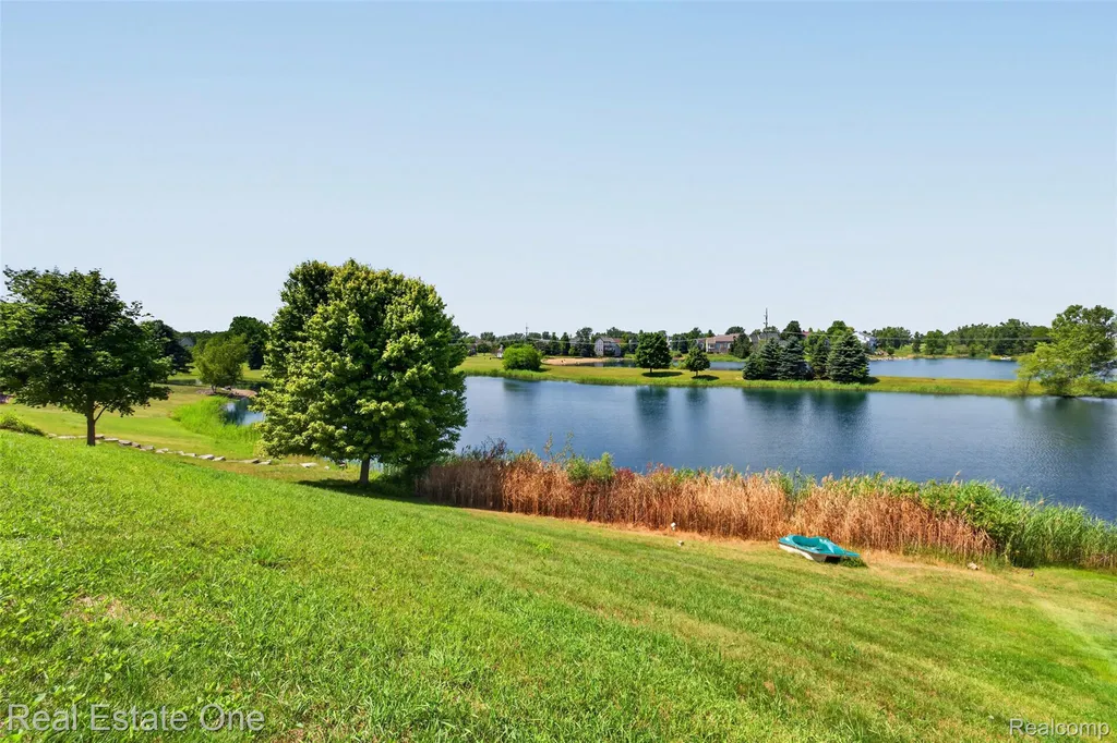 510 Boulder Lake Drive Oxford Charter Township MI 48371