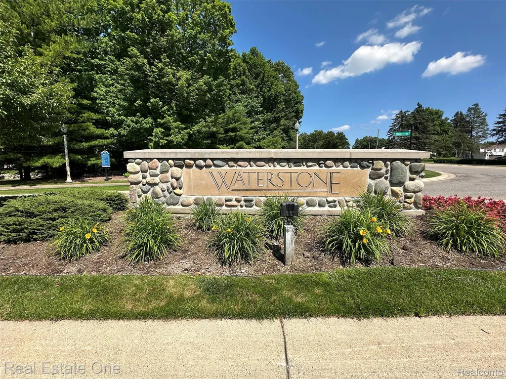510 Boulder Lake Drive Oxford Charter Township MI 48371
