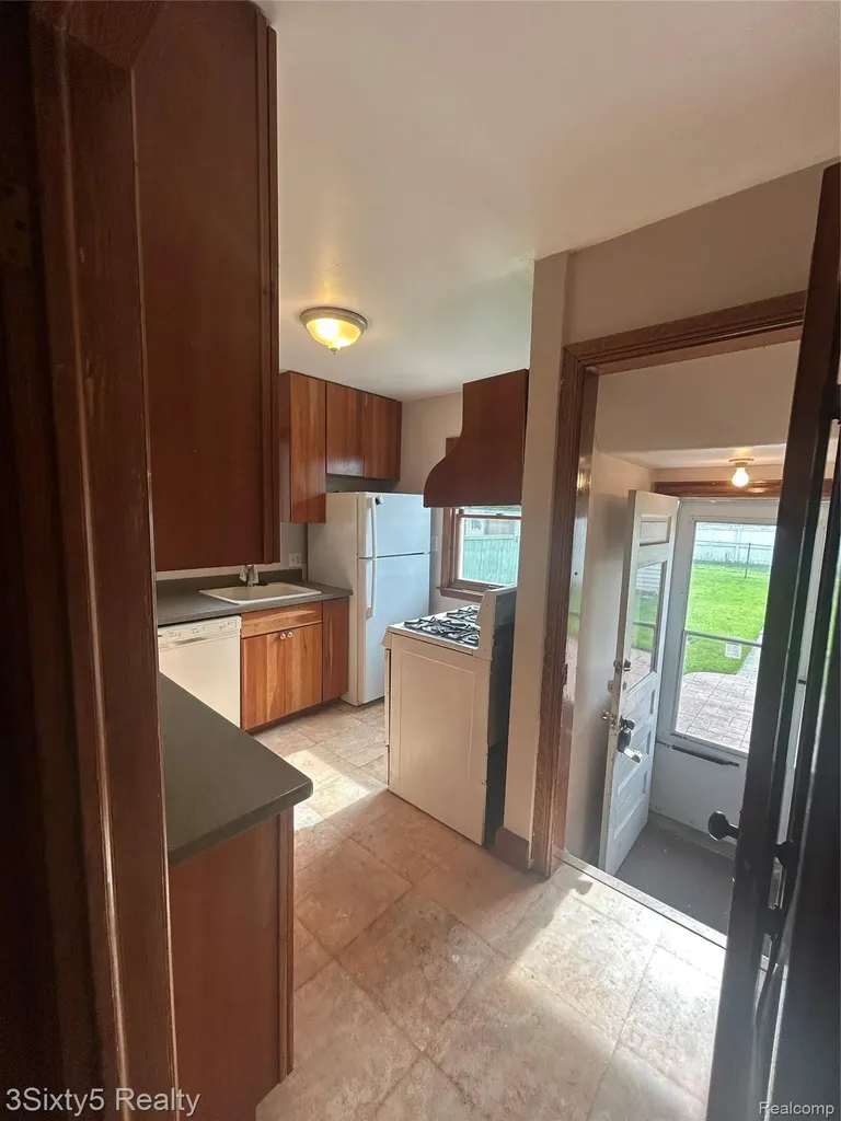 3184 20th Street Wyandotte City MI 48192