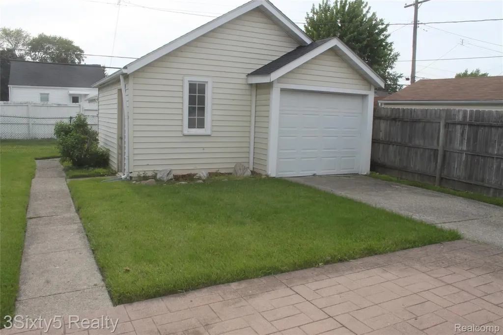 3184 20th Street Wyandotte City MI 48192