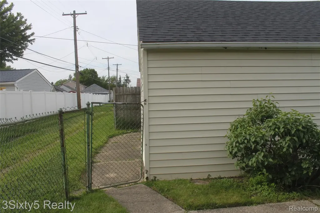 3184 20th Street Wyandotte City MI 48192