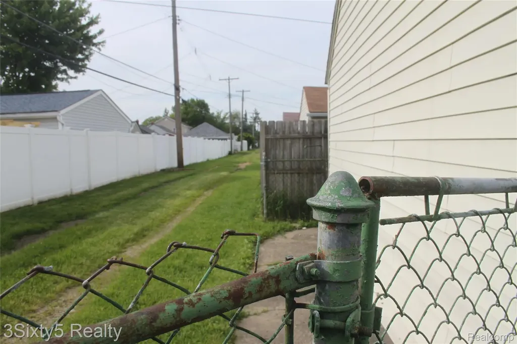 3184 20th Street Wyandotte City MI 48192