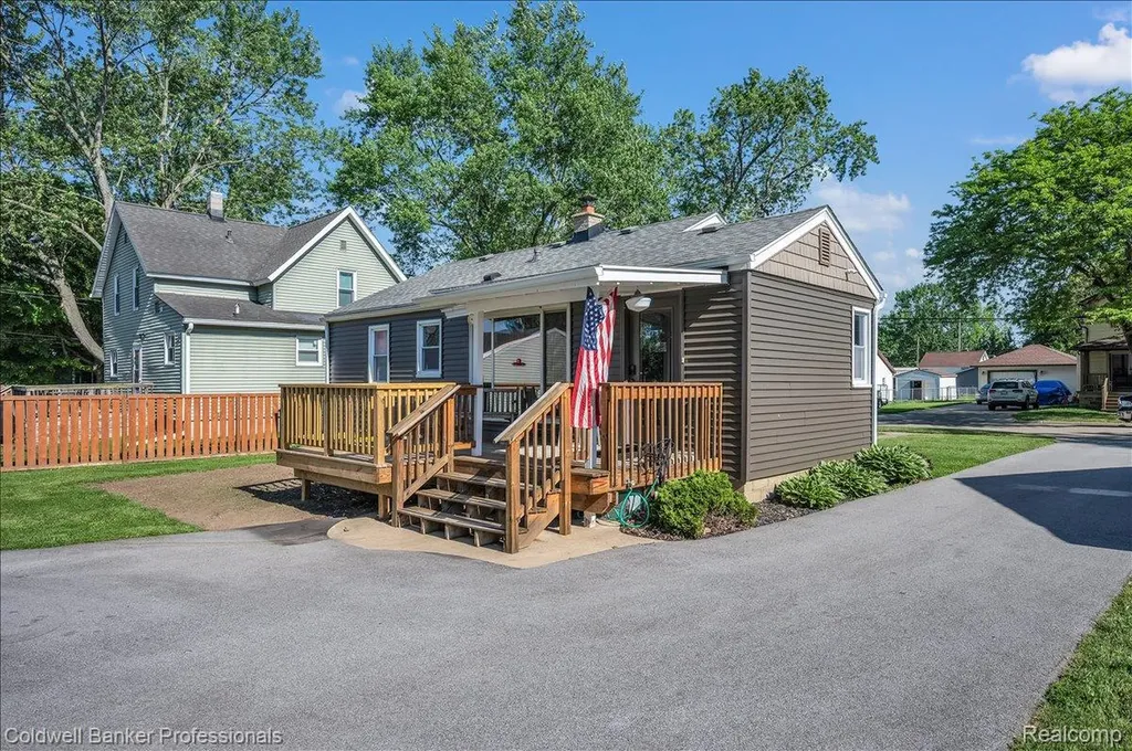 507 W Fitzgerald Street Durand City MI 48429