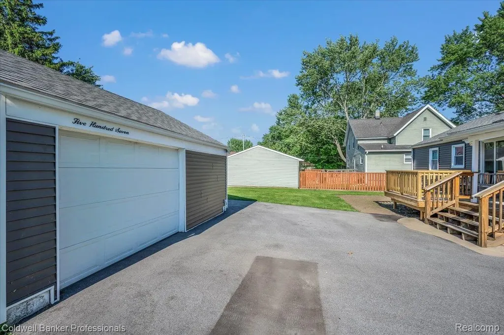 507 W Fitzgerald Street Durand City MI 48429