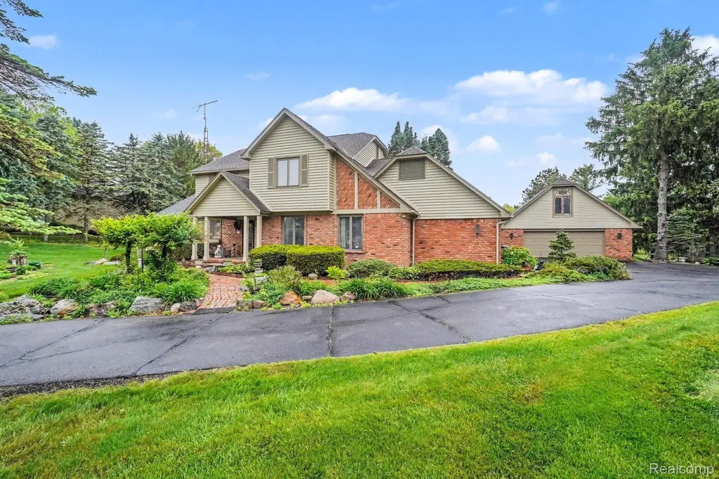 10391 Hills Lane Drive Atlas Township MI 48438