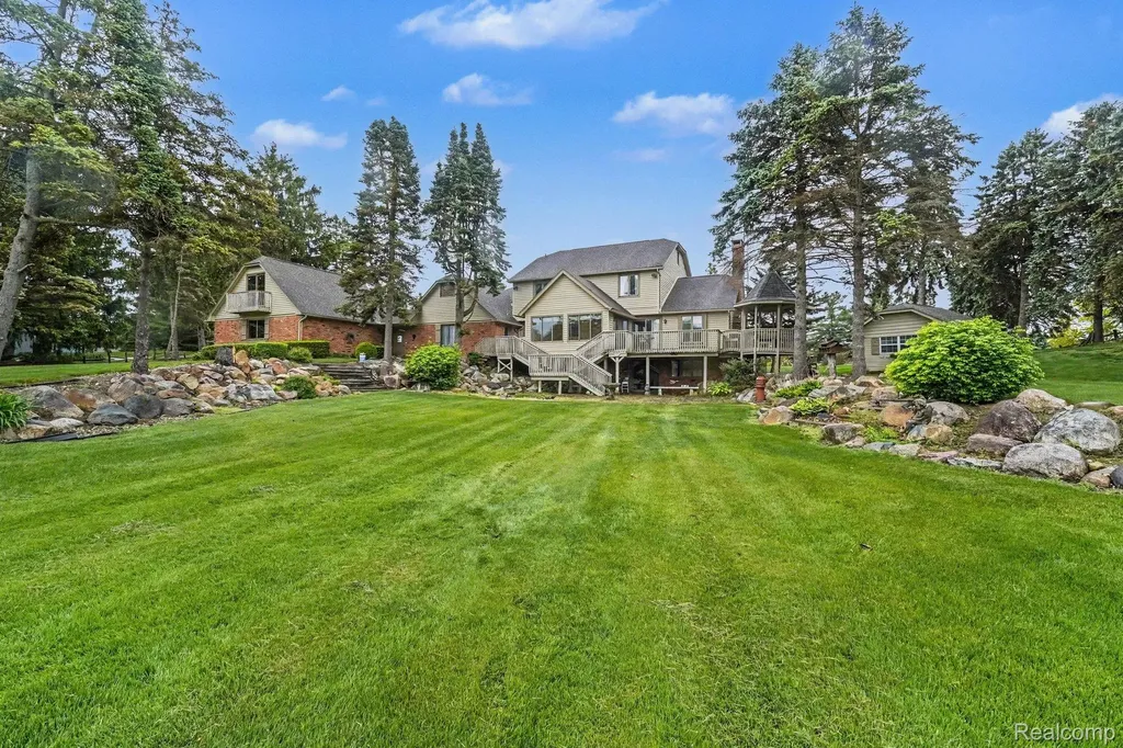 10391 Hills Lane Drive Atlas Township MI 48438