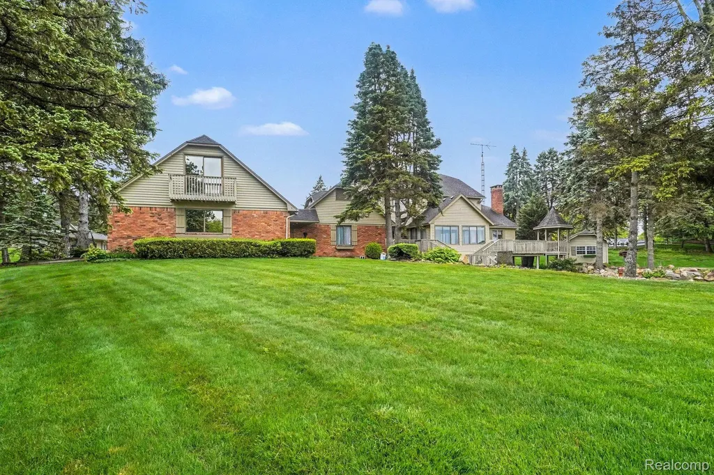10391 Hills Lane Drive Atlas Township MI 48438