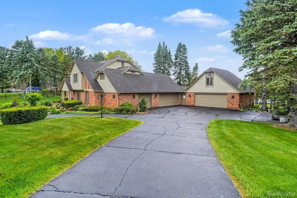 10391 Hills Lane Drive Atlas Township MI 48438