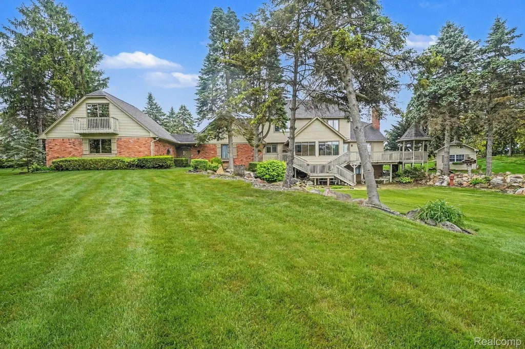 10391 Hills Lane Drive Atlas Township MI 48438