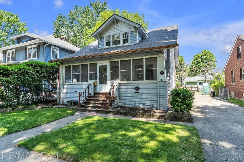 76 Gallup Street Mt. Clemens City MI 48043
