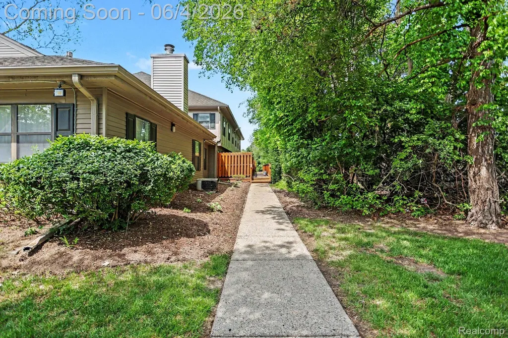 24831 Cashmere Court Southfield City MI 48033