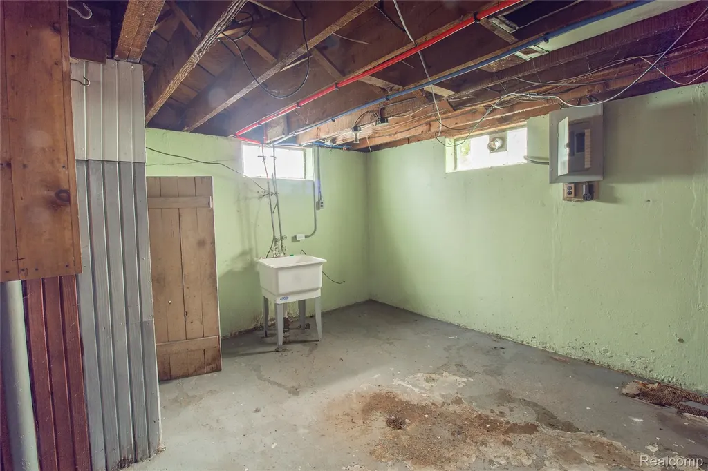 18217 Archdale Street Detroit City MI 48235