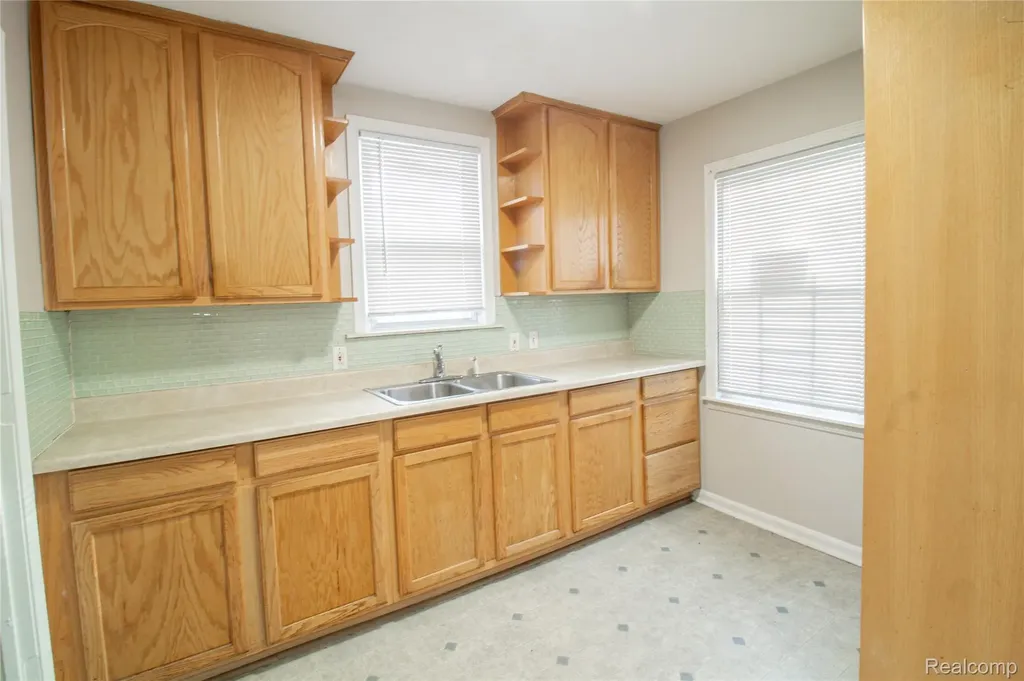 18217 Archdale Street Detroit City MI 48235