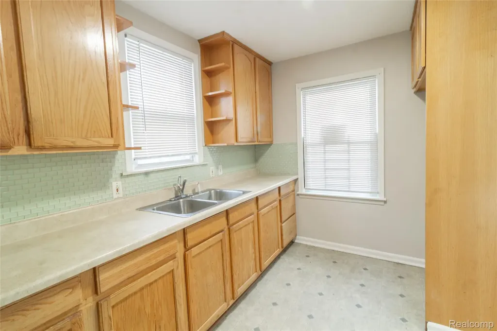 18217 Archdale Street Detroit City MI 48235