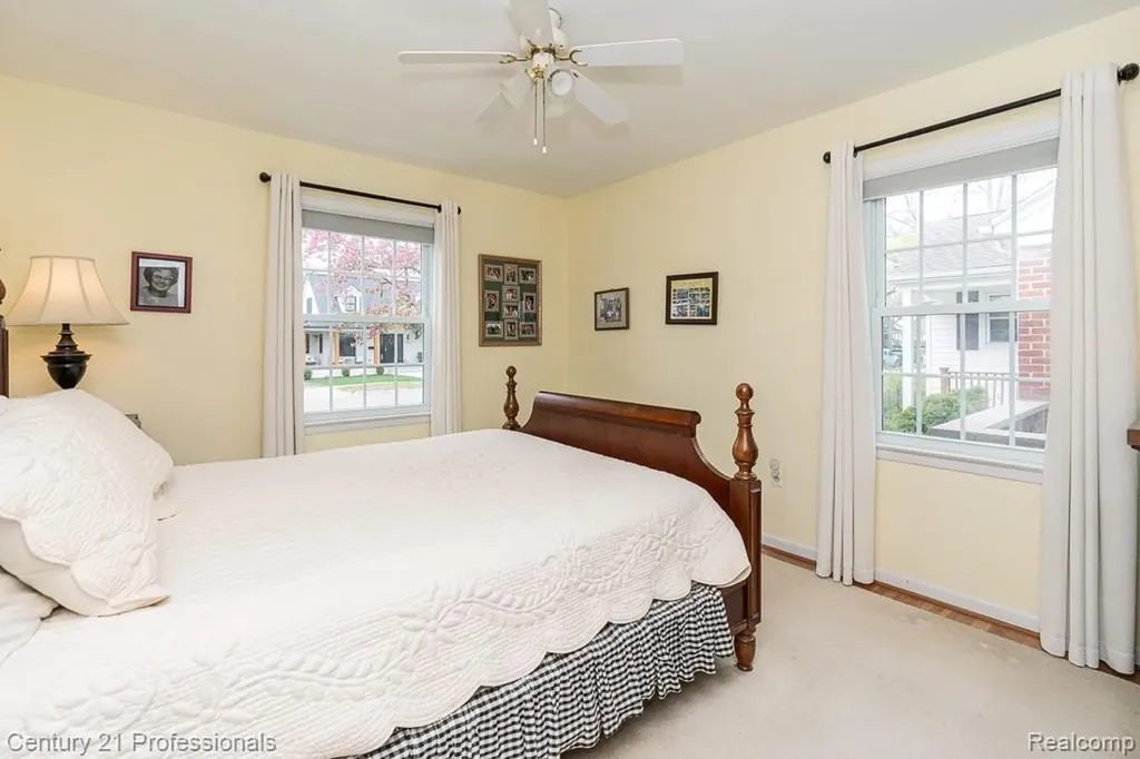 304 Highland Avenue Rochester City MI 48307