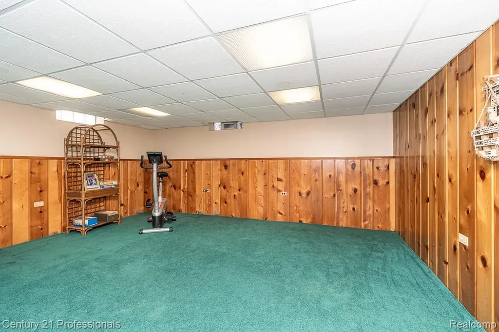 304 Highland Avenue Rochester City MI 48307