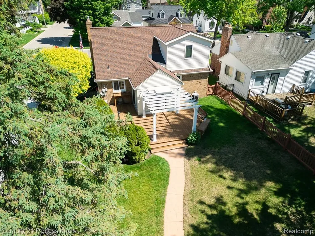 304 Highland Avenue Rochester City MI 48307