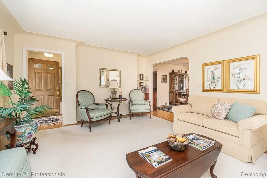 304 Highland Avenue Rochester City MI 48307
