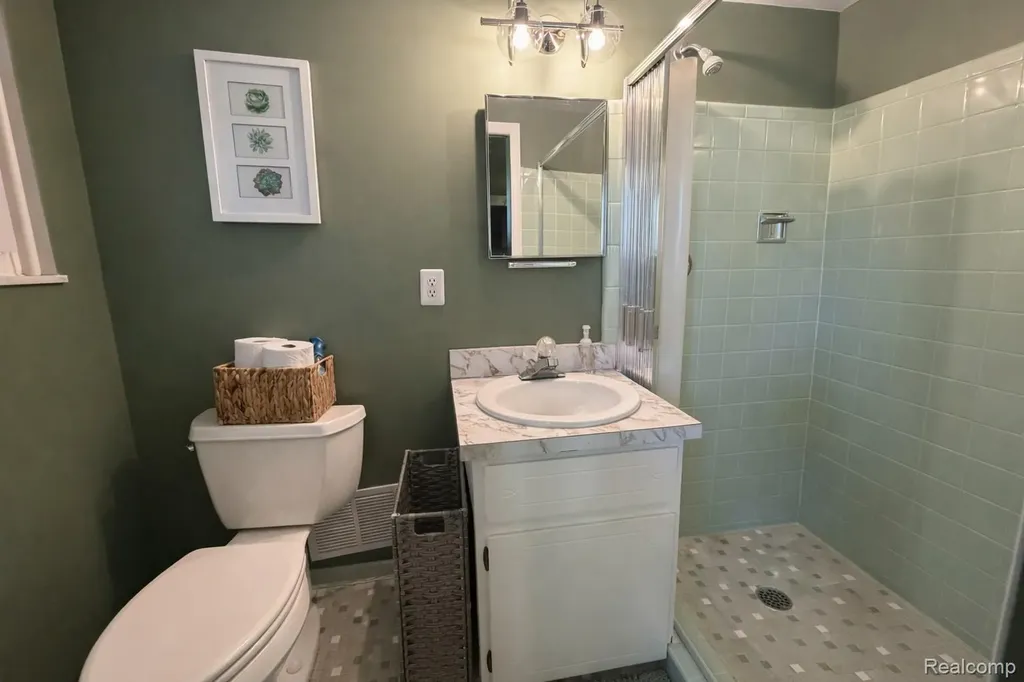 39540 Aynesley Street Clinton Charter Township MI 48038