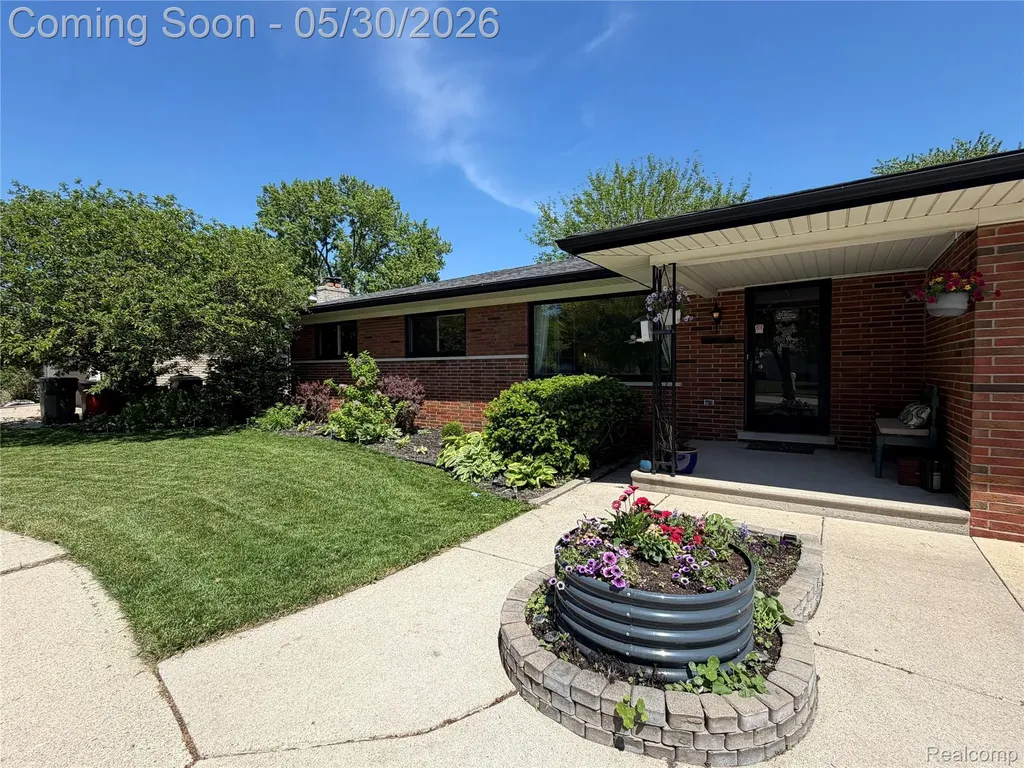 39540 Aynesley Street Clinton Charter Township MI 48038