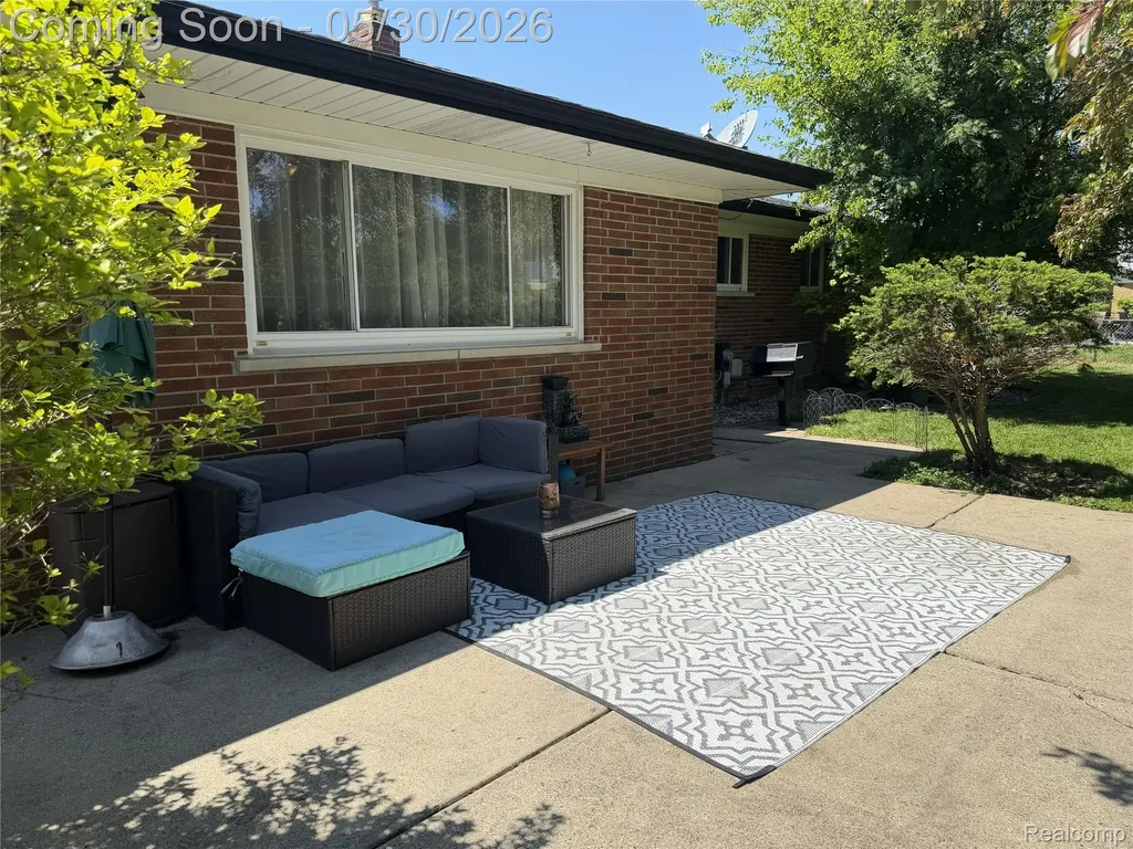 39540 Aynesley Street Clinton Charter Township MI 48038