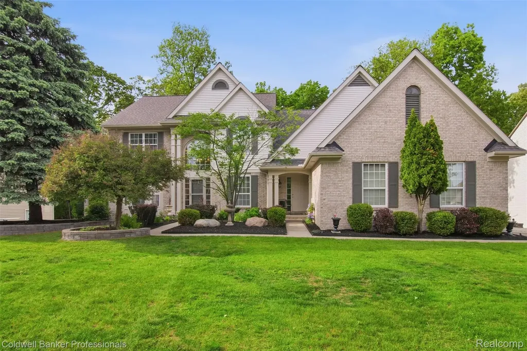 2891 Greenbrooke Lane West Bloomfield Charter Township MI 48324