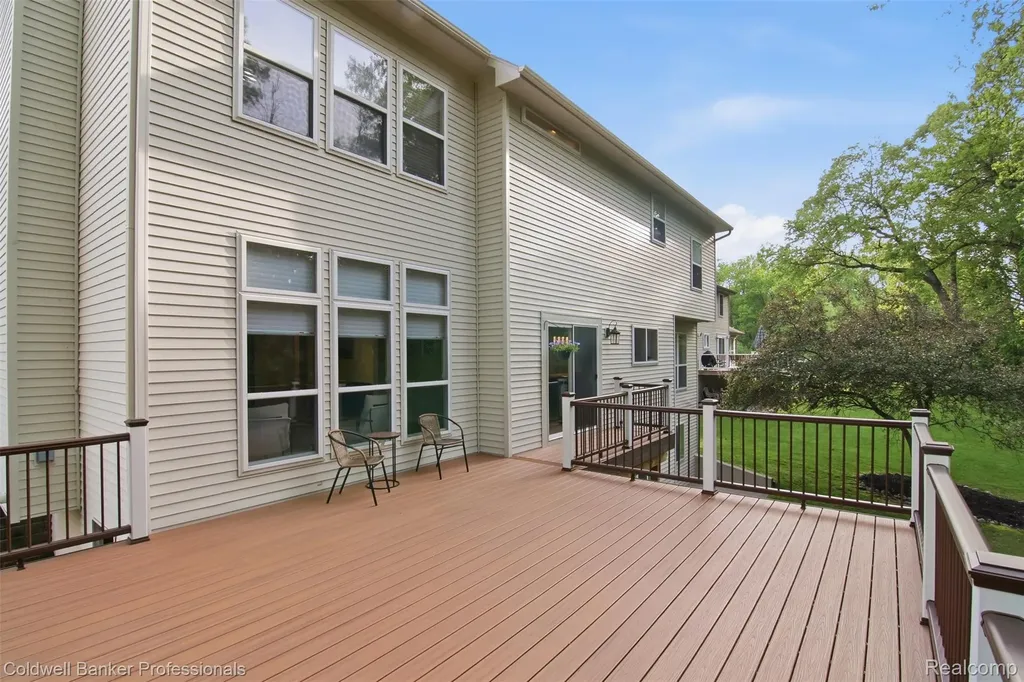 2891 Greenbrooke Lane West Bloomfield Charter Township MI 48324