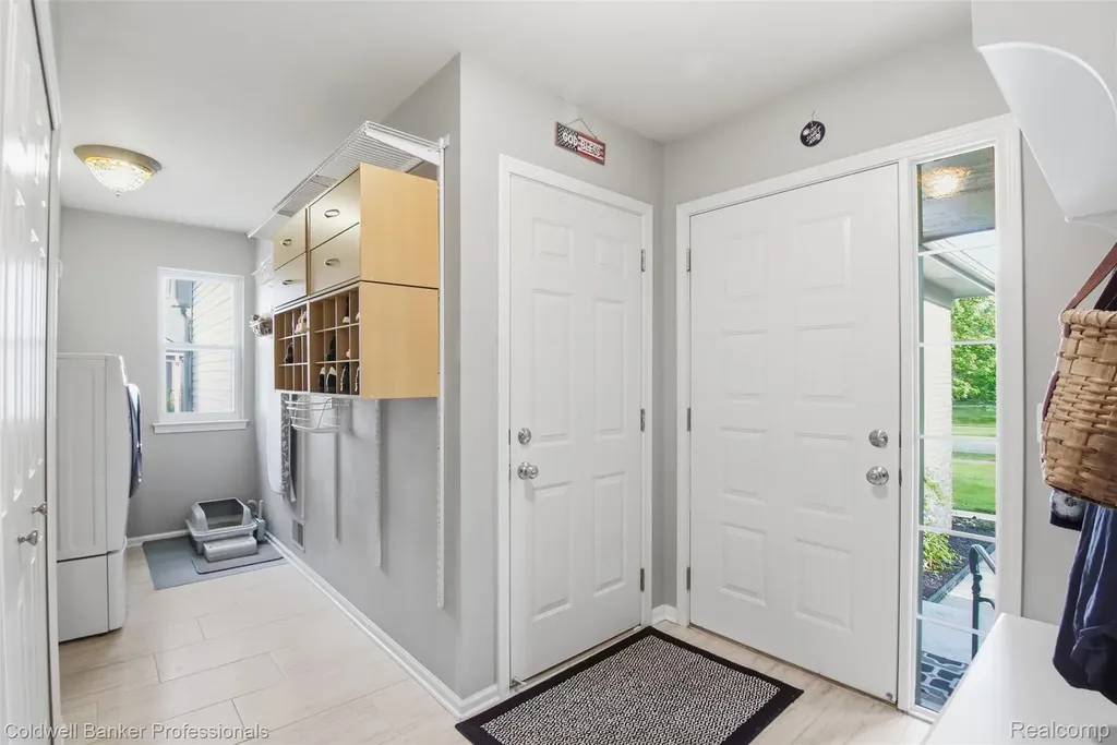 2891 Greenbrooke Lane West Bloomfield Charter Township MI 48324