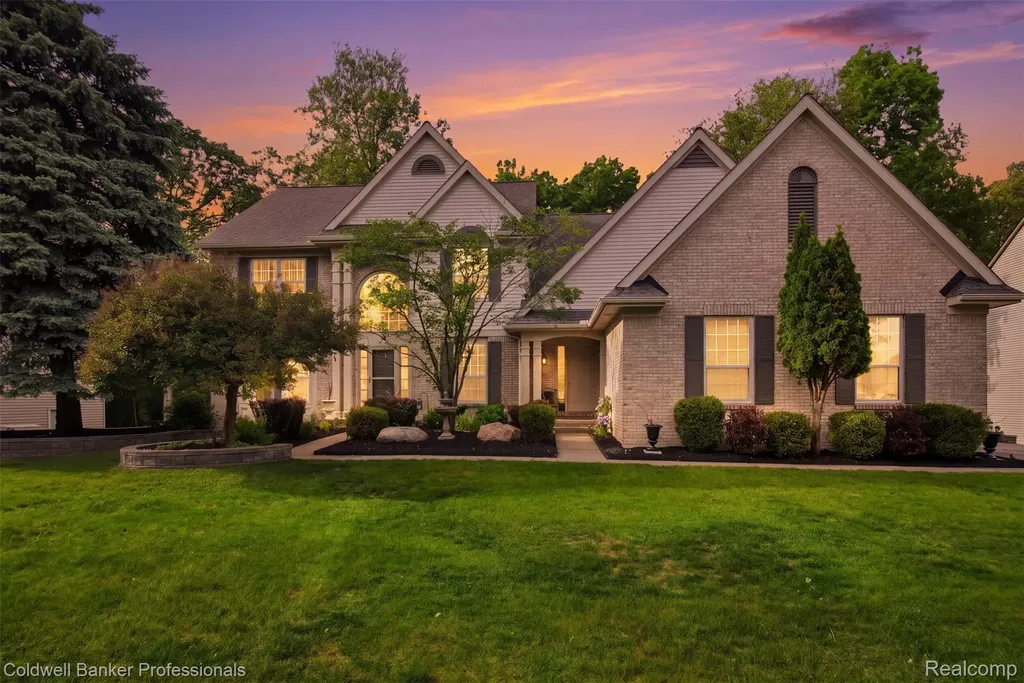 2891 Greenbrooke Lane West Bloomfield Charter Township MI 48324