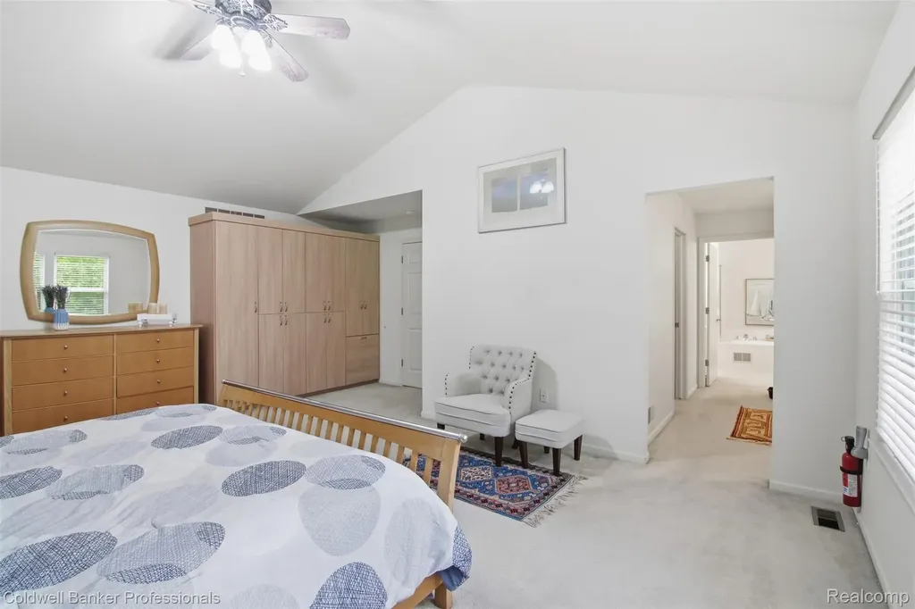 2891 Greenbrooke Lane West Bloomfield Charter Township MI 48324