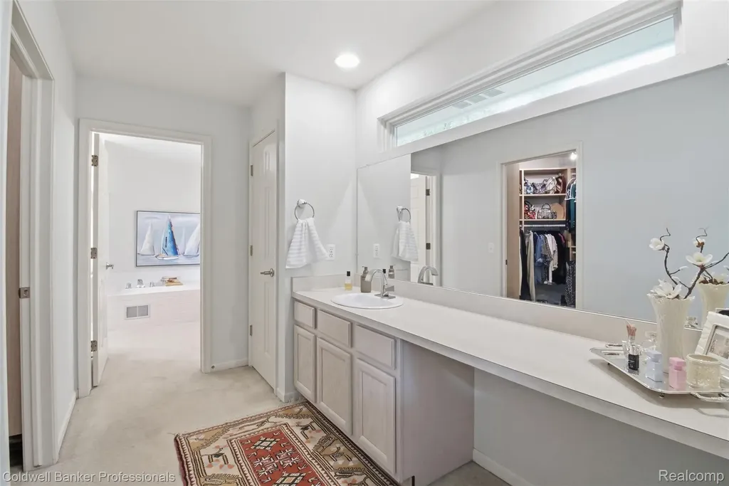 2891 Greenbrooke Lane West Bloomfield Charter Township MI 48324