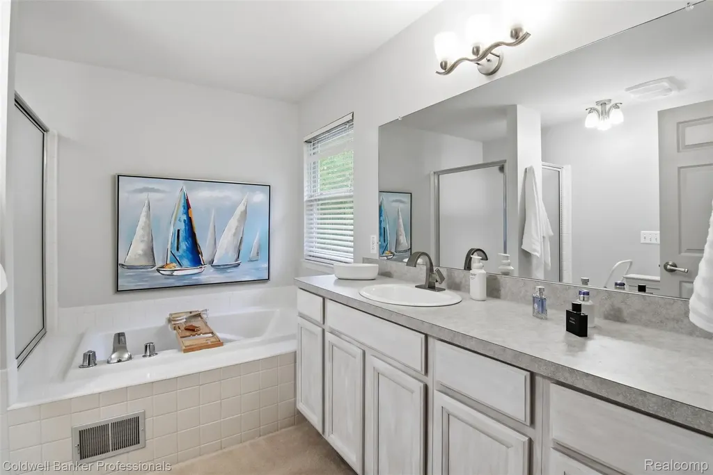 2891 Greenbrooke Lane West Bloomfield Charter Township MI 48324