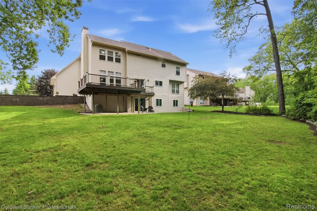 2891 Greenbrooke Lane West Bloomfield Charter Township MI 48324