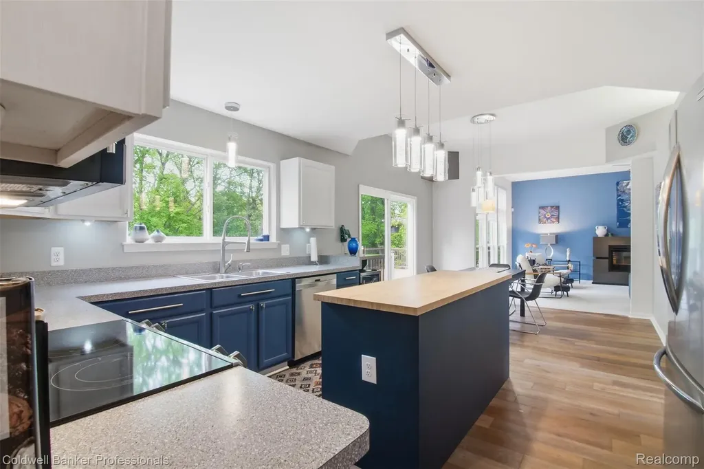 2891 Greenbrooke Lane West Bloomfield Charter Township MI 48324