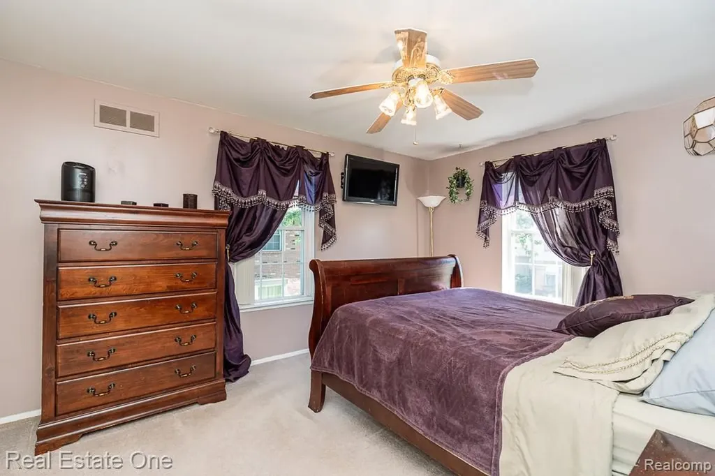 35226 Tall Oaks Drive Sterling Heights City MI 48312