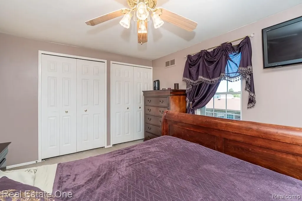 35226 Tall Oaks Drive Sterling Heights City MI 48312