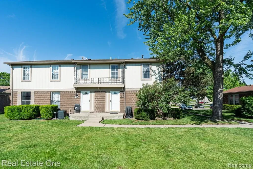 35226 Tall Oaks Drive Sterling Heights City MI 48312