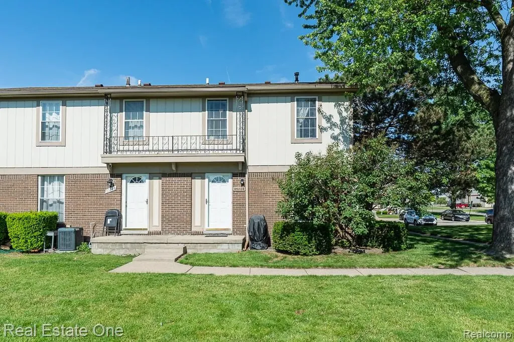 35226 Tall Oaks Drive Sterling Heights City MI 48312