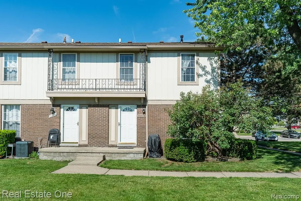 35226 Tall Oaks Drive Sterling Heights City MI 48312