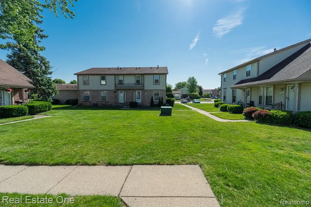 35226 Tall Oaks Drive Sterling Heights City MI 48312