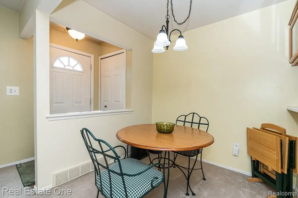 35226 Tall Oaks Drive Sterling Heights City MI 48312