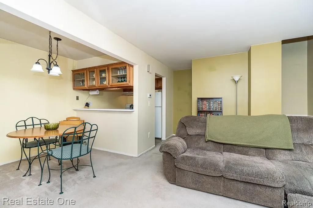 35226 Tall Oaks Drive Sterling Heights City MI 48312
