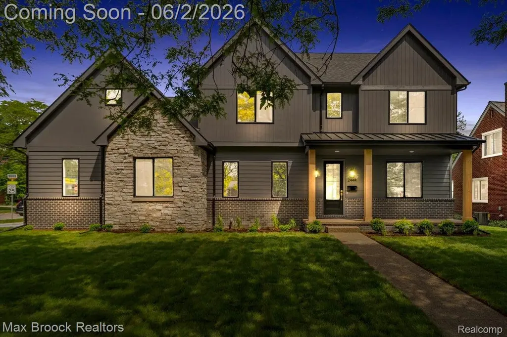 2444 Benjamin Avenue Royal Oak City MI 48073