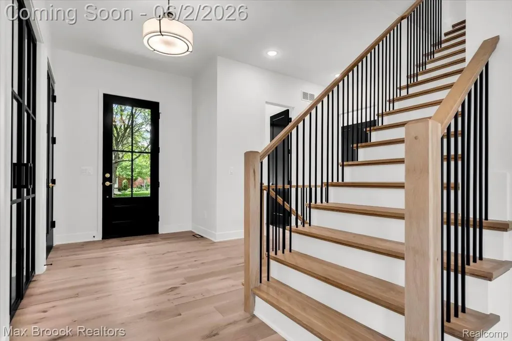 2444 Benjamin Avenue Royal Oak City MI 48073