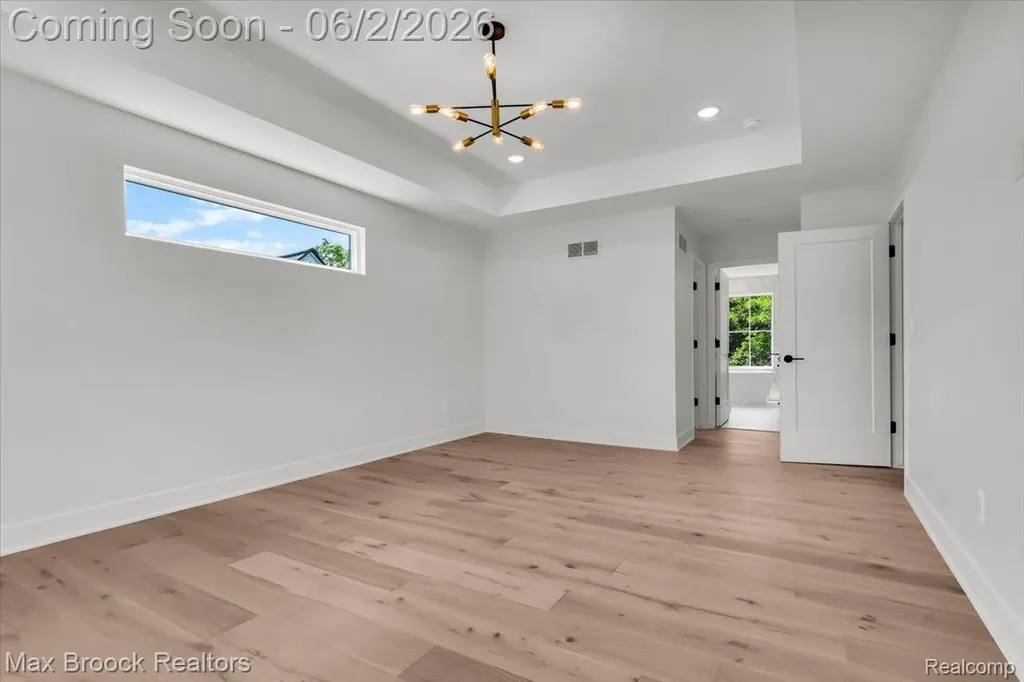 2444 Benjamin Avenue Royal Oak City MI 48073