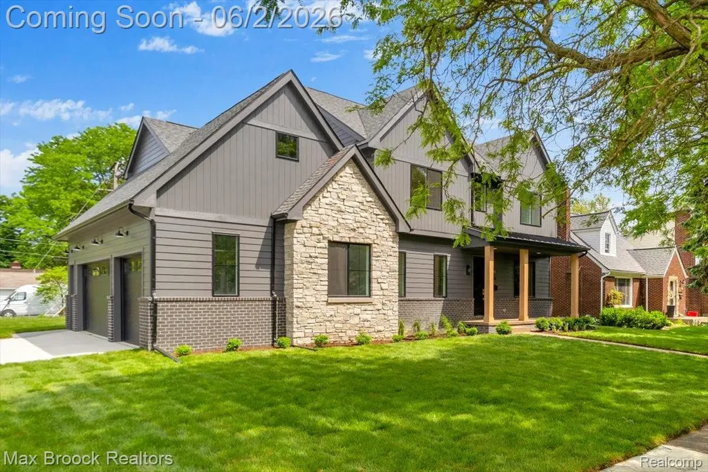 2444 Benjamin Avenue Royal Oak City MI 48073