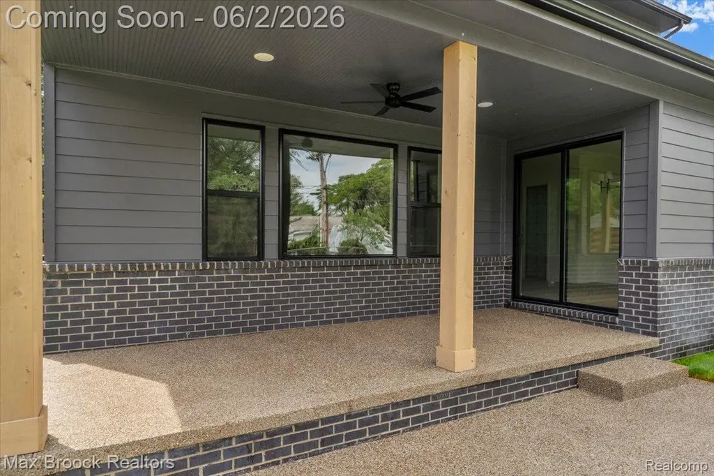 2444 Benjamin Avenue Royal Oak City MI 48073
